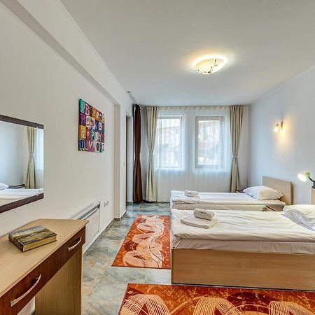 Bright And Spacious 2-Bdr Apartment With Balcony By Flat Mаnager Pamporowo Exterior foto